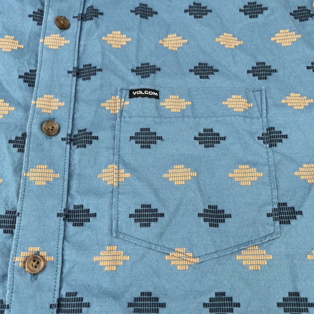 Volcom Men's Sz Large Woven Classic Fit Blue Casual Short Sleeve Button Up - Picture 4 of 10